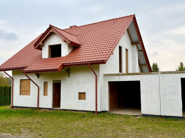 Spokojny bliźniak w cichej okolicy